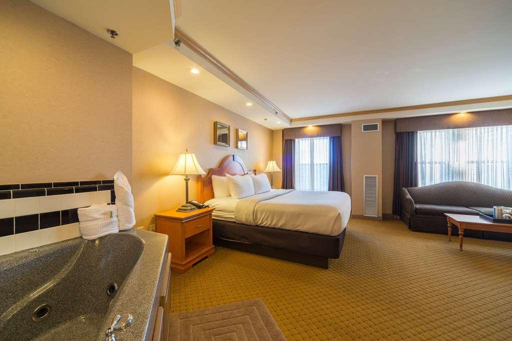 Ambassador Hotel Милуоки Номер фото
